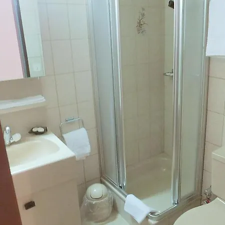Sleeps 6 Wifi Appartement