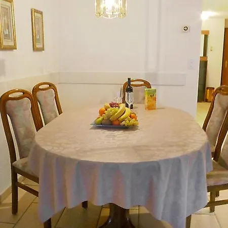 Appartement Sleeps 6 Wifi *