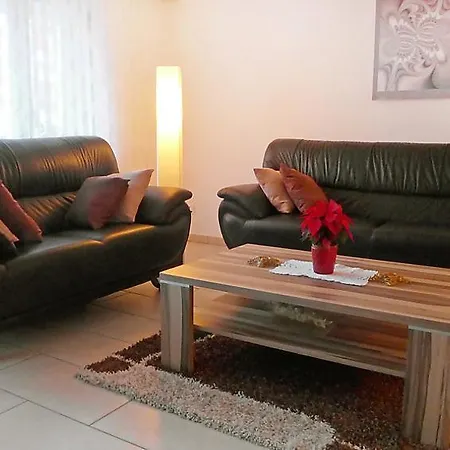 Apartment Sleeps 6 Wifi *